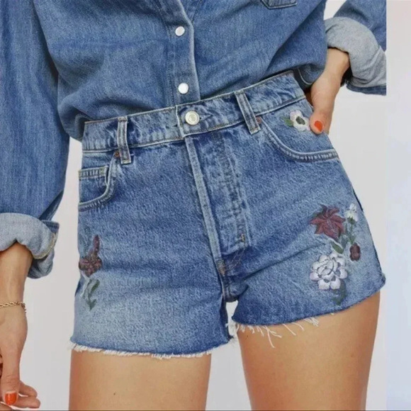 NWT!! Reformation Jeans - Charlie High Rise Jean Short in Fauna Embroidery - 26 - Picture 1 of 8
